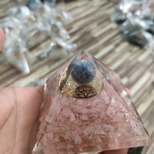 Vente en gros de meilleure qualité de tourmaline noire orgone pyramide énergie guérison méditation cristal agate mascotte pierre précieuse religieuse - Product Image 3