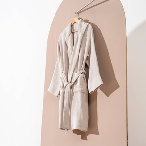 เสื้อคลุมอาบน้ำแบบมีฮู้ด Salda Waffle Stonewash สีเบจ สไตล์ตุรกี - Product Image 1