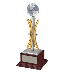 क्रिस्टल ग्लोब ट्रॉफी पदक और प्लाक के साथ विजेता के लिए धातु अनुकूलित ट्रॉफी सबसे कम कीमत पर उपलब्ध है