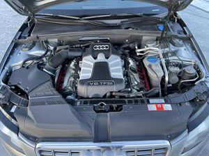 USADO LHD/RHD 2010 A U D I S4 - Product Image 2