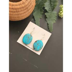 Boucles d'oreilles pendantes en turquoise égyptienne et argent sterling, faites à la main par des artisans navajo - Product Image 3