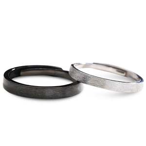 Anillos de Boda Clásicos Jeulia de Plata de Ley con Incrustaciones de Luna y Alas - Product Image 1