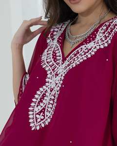 Vente en gros de luxe personnalisé Petite Satin Abaya pour femmes Dubaï inspiré vêtements islamiques manches à volants en soie musulman traditionnel - Product Image 3