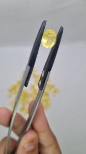 Piedra de gemas sintéticas de color amarillo claro - Product Image 4