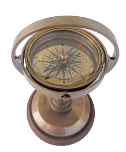 Boussole en laiton antique nautique unique créative art de camping et boussole antique décorative à collectionner décor de bureau à la maison - Product Image 3