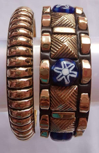 Collection de bracelets en résine et soutiens-gorge colorés, design durable avec artisanat artisanal pour les occasions spéciales - Product Image 2