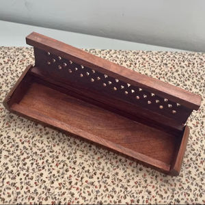 Quemador de Incienso de Madera Hecho a Mano, Sostenible y Duradero, para Incienso Indio y Uso Doméstico - Product Image 1