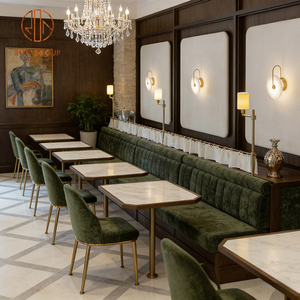 Sofá Moderno de Lujo Verde con Tapicería de Terciopelo Acanalado Vertical, Patas de Metal Dorado, Mesa de Mármol y Juego de Sillas para Hotel, Cafetería, Restaurante - Product Image 2