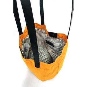 Sac fourre-tout en parachute léger et imperméable de luxe, grande capacité, pliable, en nylon, sac à bandoulière, fabriqué à la main en Indonésie - Product Image 4