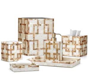 ชุดอุปกรณ์ห้องน้ำวัสดุ MOP แบบคลาสสิก ปรับแต่งได้ เป็นมิตรกับสิ่งแวดล้อม ยี่ห้อ TIMELESS CRAFT พร้อมถาด กล่อง แจกัน และที่จ่ายสบู่เหลว - Product Image 3