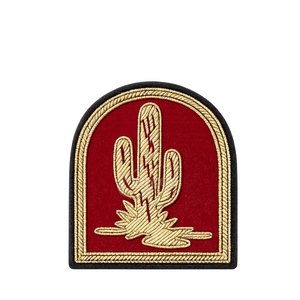 Parches bordados de hilo dorado con alambre de lingotes, hechos a mano, personalizados OEM, insignias de lujo 3D, pin de color sólido, distintivos para blazer, gorras y logotipos. - Product Image 6