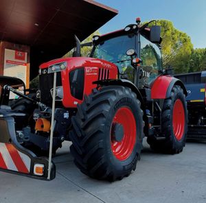 Kubota EK1261 Mini Tractor | Tractor utilitario compacto 4WD de 25HP para granja y paisaje | Etapa V Diesel. - Product Image 3