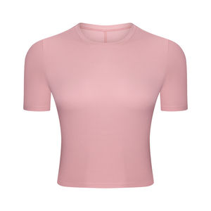 Vente en gros de vêtements de fitness pour femmes en polyester T-shirt léger à séchage rapide de sport sexy nouveau design haut à manches courtes de fitness yoga - Product Image 4