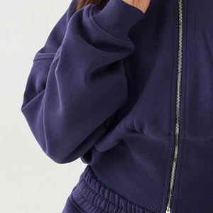 Sweat à capuche d'hiver pour femmes Léger mais chaud Vêtement de détente Design court avec fermeture éclair en métal / Design de haute qualité pour femmes - Product Image 3