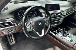 BMW 750i xDrive Plus 2016 Usado en Buen Estado, Sin Accidentes, Volante a la Izquierda/Derecha - Product Image 4