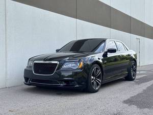 Precio bajo, Chrysler 300 SRT8 Core Luxury 2014, auto usado en venta - Product Image 2