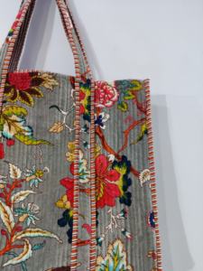 Bolso de mano acolchado Bolso de hombro Bolso de mercado de algodón con estampado floral Bolso hippie bohemio, Bolsos de playa, Viaje reversible estampado a mano de algodón - Product Image 3