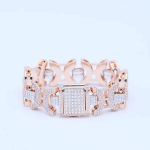 Pulsera Geométrica Moderna y Elegante con Baño de Rodio y Eslabones de Media Luna con Incrustaciones Brillantes para Unisex - Product Image 1