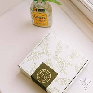 Emballages de luxe personnalisés pour les soins de la peau pour Brothers Burde Babe You Deserve : Boîtes élégantes et durables avec finition haut de gamme - Product Image 2