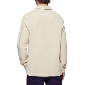 Camiseta de manga larga clásica Beige para hombre, tapeta de 2 botones | Tejido gofrado de mezcla de algodón Premium transpirable | Estilo atemporal - Product Image 4