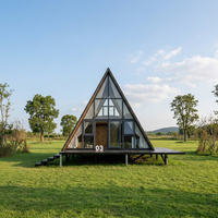 Maison préfabriquée A-frame à toit triangulaire, 2 étages, style Airbnb, pour filles, en liquidation, prix bas, Chine