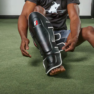 Service OEM Nouveau Design Protège-tibias en Cuir 2026 Entraînement Réglable Léger Accessoires de Sécurité Personnalisés Prix Bas - Product Image 6