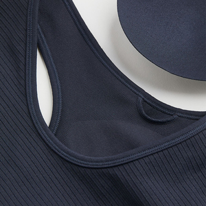 Soutien-gorge de sport pour femmes sans couture personnalisé de couleur unie avec fermeture éclair avant OEM - Product Image 6