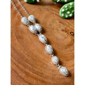 Conjunto de collar Lariat Larry Kaye de oro blanco, estilo religioso, con incrustaciones de Gibbsite en plata de ley y engaste de bisel, en caja de oro amarillo y blanco - Product Image 5