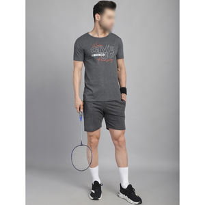 ชุดเสื้อยืดแนวสตรีทสำหรับผู้ชายบริการ OEM ระบายอากาศได้ดีมีดีไซน์ตามสั่ง - Product Image 5