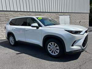 USADO 2024 para Grand Highlander Hybrid XLE FWD Automático R20 Volante a la Izquierda Cuero Oscuro 7 Asientos Cámara Trasera Pantalla Táctil - Product Image 2