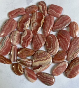 หินคริสตัลโรโดโครไซต์สีชมพูธรรมชาติขัดเจียระไนแบบอัญมณีหลวมกำหนดขนาดเองสำหรับรักษารูปร่างผสม - Product Image 1