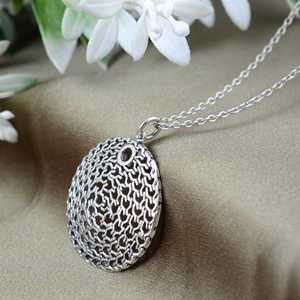 Vente en gros de pendentifs en laiton sans nickel, collier en filigrane mandala à la mode, chaîne à maillons tendance pour femmes et filles, or 18 carats - Product Image 3