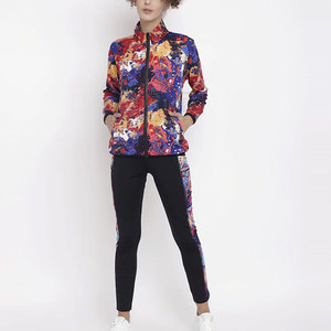 Chándal de sublimación ligero Ajuste cómodo con conjunto completo vibrante Chándal de sublimación Diseño llamativo - Product Image 1