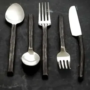 Ensemble de couverts modeste tête en acier inoxydable Design rustique poignée de couleur noire parfaite pour la décoration à thème et l'usage domestique - Product Image 2
