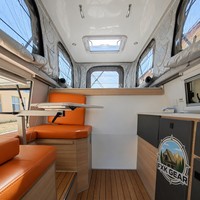 Boîte de camping pour pick-up avec porte-bagages de toit, sortie printemps 2019