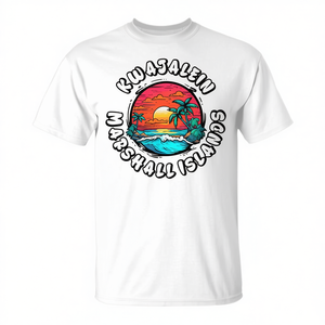 T-shirt unisexe en coton à col rond et manches courtes, motif coucher de soleil vintage avec palmiers et plage des îles Marshall de Kwajalein, promotionnel pour adultes - Product Image 2