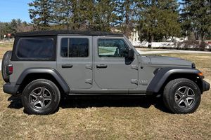 Jeep Wrangler Unlimited Sport 4x4 2018 en buen estado - Product Image 3