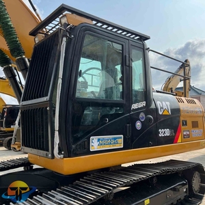 Excavadora Caterpillar CAT323D2L de 35 Toneladas de Peso Operativo, Equipo de Construcción Usado con Motor Cummins en Buenas Condiciones - Product Image 2