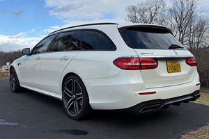 Mercedes-Benz AMG E63 S Wagon Plus 2018 Usado en Buen Estado, Sin Accidentes, Volante a la Izquierda/Derecha - Product Image 3