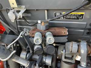 2019 pour tracteur agricole Kubota M7060HDC12 4x4 avec confort de qualité supérieure, fonctionnement en douceur et puissance fiable-moteur et noyau de pompe - Product Image 6