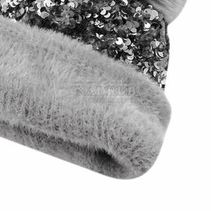 Gorro de bajo precio con textura peluda para un uso acogedor Gorro Premium con capas gruesas de piel sintética - Product Image 6