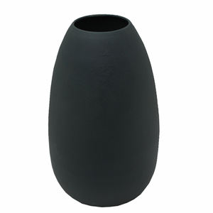 Nuevo juego decorativo de 2 macetas de flores de hierro con acabado negro de estilo moderno para mayorista de decoración navideña - Product Image 1