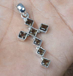 Pendentif croix en quartz fumé en argent sterling massif 925 avec réglage de lunette à facettes Novembre Mois Charme de pierre de naissance - Product Image 2