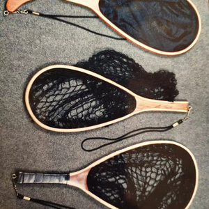 Ensemble de filets de pêche à la mouche en bois de haute qualité avec filet en maille colurfull et long crochet de suspension élastique - Product Image 1