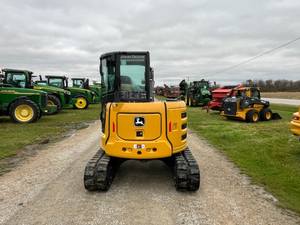 Stock pour John pour moteur d'excavatrice sur chenilles 135, haute efficacité, disponible dès maintenant pour livraison rapide, achetez en toute confiance, qualité supérieure - Product Image 3