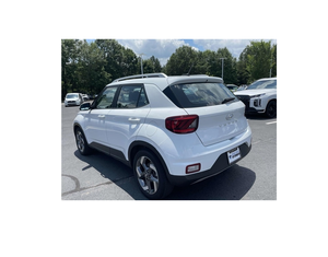 Hyundai Venue SEL 2023 d'occasion certifiée, équipée d'un moteur 1.6L Smartstream 4 cylindres offrant 121 ch - Product Image 2