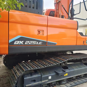 Excavadora usada de 22 toneladas Doosan DX225LC en buenas condiciones Excavadora de orugas Doosan DX225LC usada para proyectos de obras de construcción - Product Image 3