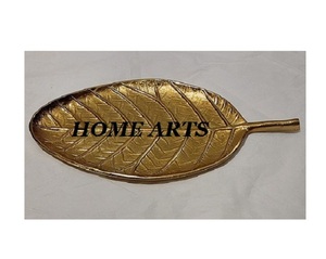 Plateau de service en aluminium couleur or, design attrayant, pour chocolats et en-cas, pour la maison et les restaurants. - Product Image 2