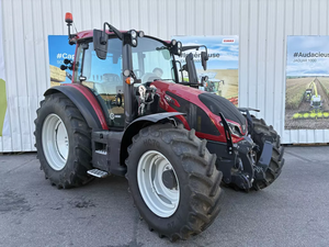 Tracteur d'occasion Valtra G135 à bon prix, 180 CV, 4x4, transmission par engrenages, tracteur à roues avec boîte de vitesses, machines et équipements agricoles - Product Image 5