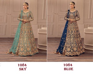 Vestido de novia Anarkali de alta calidad con trabajo de bordado pesado para niñas y mujeres disponible en cantidad a granel - Product Image 5